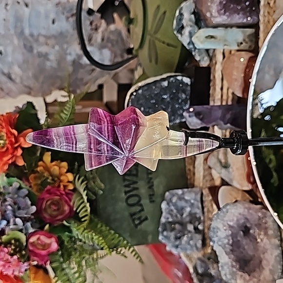 Beautiful Flourite Star Carving - Picture 6 of 12